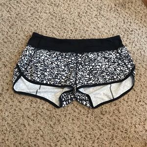 Lululemon Speed Up Short 2.5” size 8